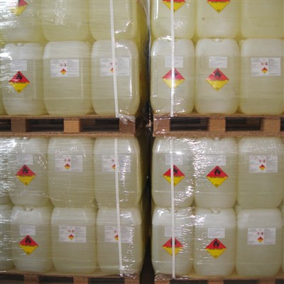 Hogyan reagál a CHP CAS 80 - 15 - 9 más vegyi anyagokkal?